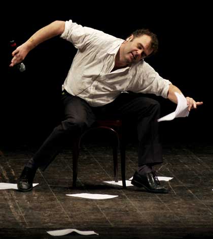 Pippo delbono in "Amore e Carne" © chiara ferrin