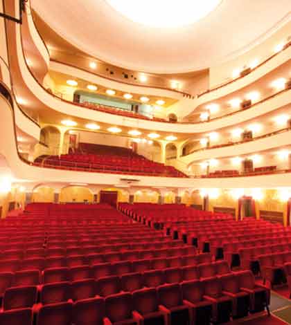 La sala del Teatro Duse di Bologna