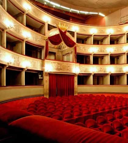 Teatro del Giglio, Lucca