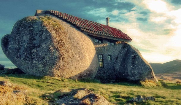 A Casa do Penedo