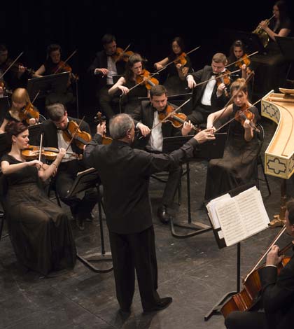 Tigranyan e la sua Classical Concert Chamber Orchestra