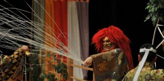 Uno spettacolo di Teatro Nō