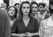 Paola Cortellesi è Delia, in "C'è ancora domani".