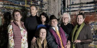 La Compagnia dello spettacolo La vie secrète des vieux © Yohanne Lamoulère / Tendance Floue