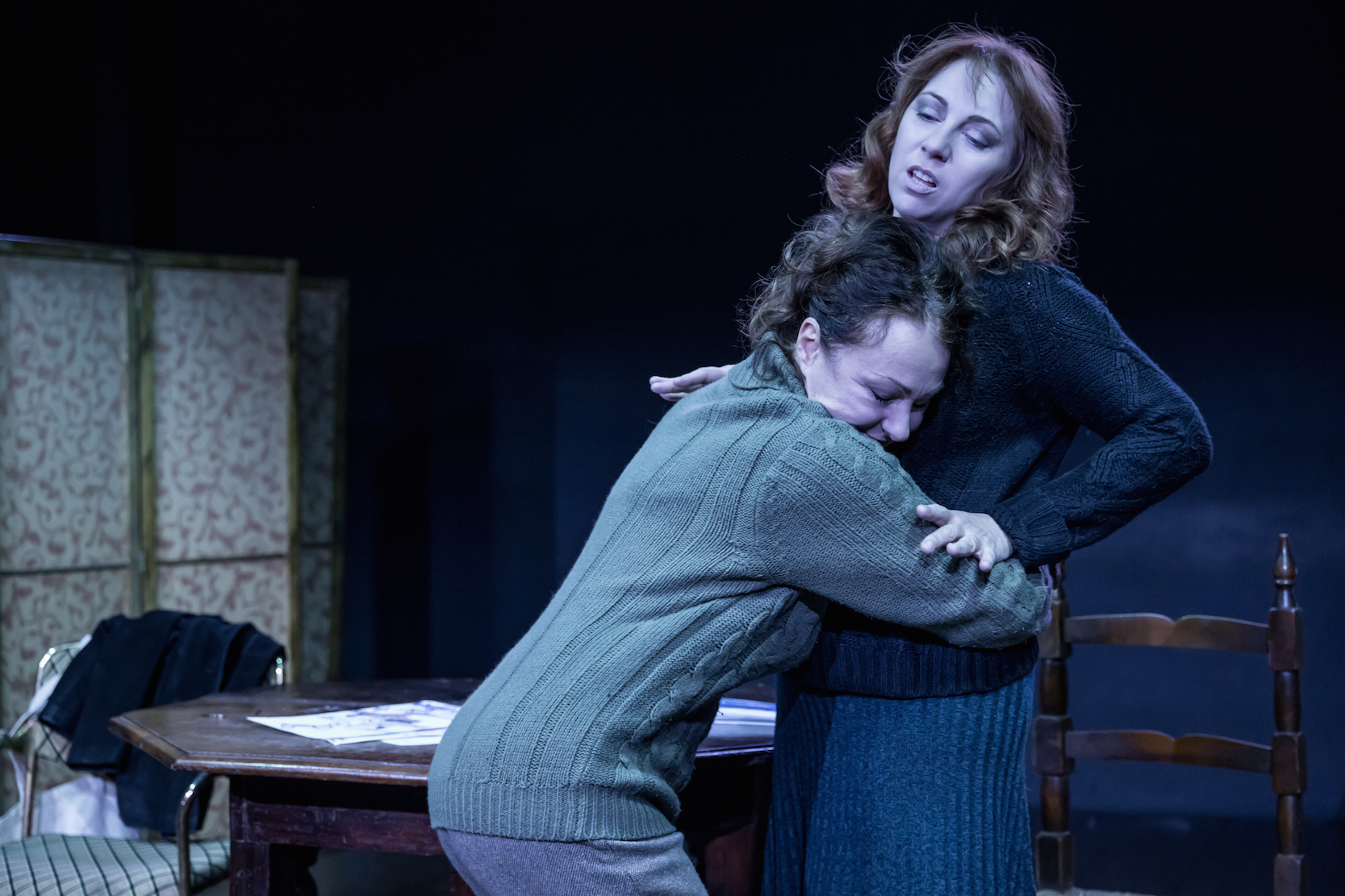 Una scena da "Una culla sbagliata" all'Atrove Studio di Roma.