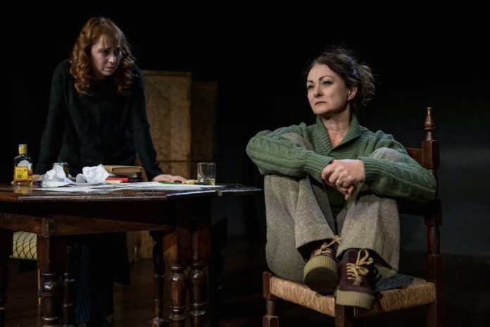 Ottavia Bianchi e Loredana Piedimonte in "Una culla sbagliata" in scena all'Altrove Studio di Roma dal 10 al 12 gennaio 2025. Ottavia Bianchi e Loredana Piedimonte in "Una culla sbagliata" in scena all'Altrove Studio di Roma dal 10 al 12 gennaio 2025.