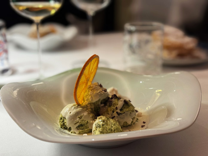 Semifreddo al pistacchio di Bronte con salsa alla lavanda @ Fermata Spettacolo