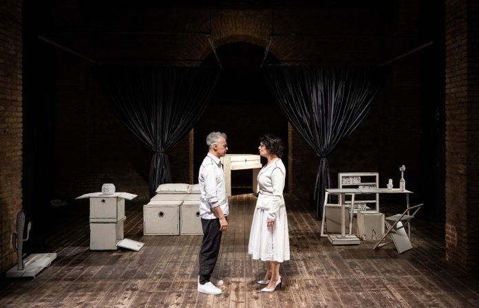 Totale di Pier Lorenzo Pisano in scena al Teatro Basilica di Roma dal 27 febbraio al 9 marzo 2025. Totale di Pier Lorenzo Pisano in scena al Teatro Basilica di Roma dal 27 febbraio al 9 marzo 2025.