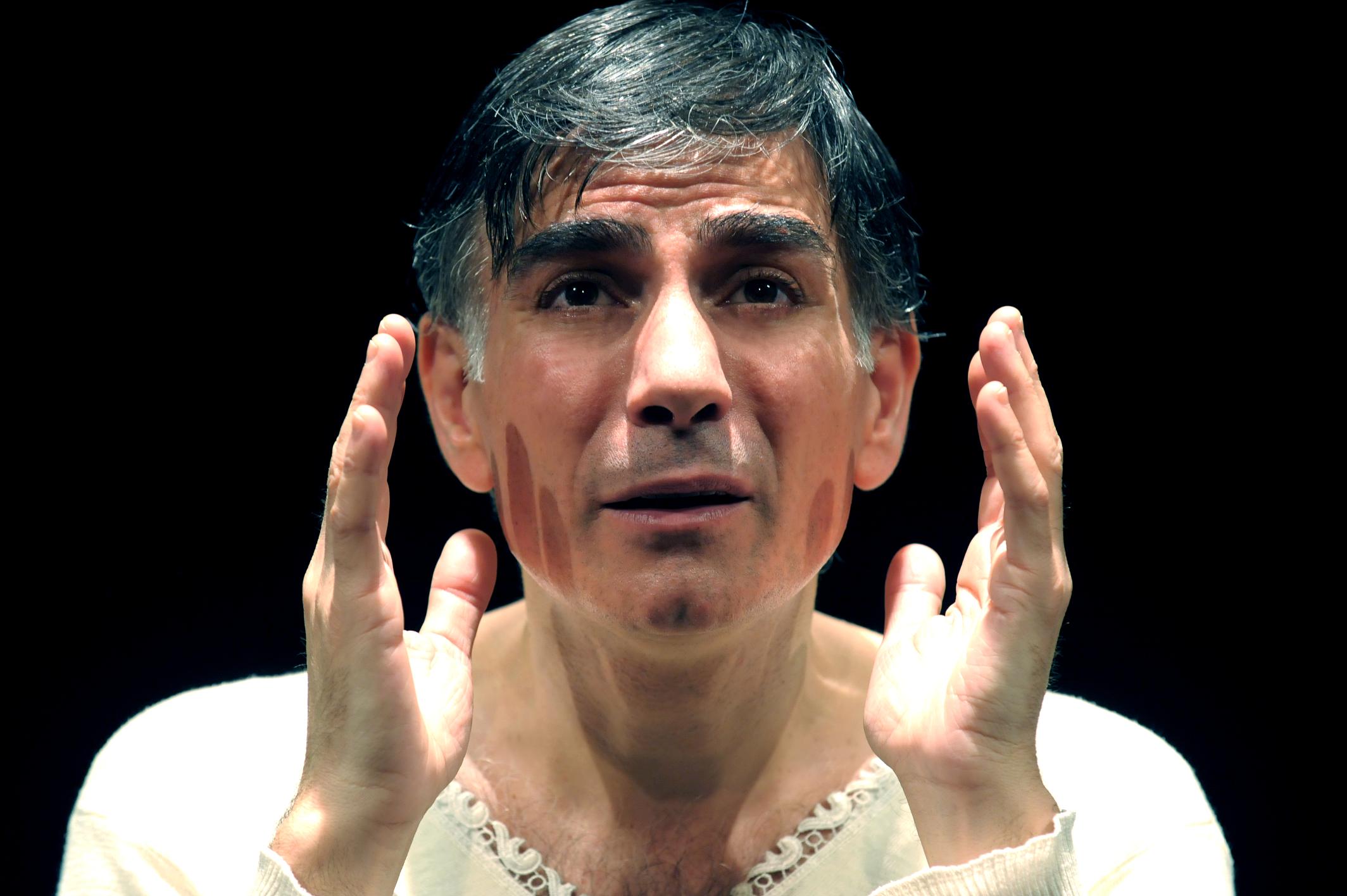Saverio La Ruina in "La borto" - Foto Tommaso Le Pera. 