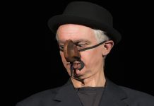 Andrea Cosentino in "Trash test" in scena a Carrozzerie n.o.t a Roma dal 9 all'11 maggio 2025.