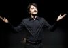 Processo a Matteotti: luce su nero, un pezzo d’artista firmato Blasioli Alessandro Blasioli in "Processo a Matteotti" in scena per la rassegna In tutti i sensi a Palazzo Merulana il 17 ottobre 2025 (ph Manuela Giusto)