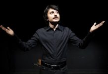 Processo a Matteotti: luce su nero, un pezzo d’artista firmato Blasioli Alessandro Blasioli in "Processo a Matteotti" in scena per la rassegna In tutti i sensi a Palazzo Merulana il 17 ottobre 2025 (ph Manuela Giusto)