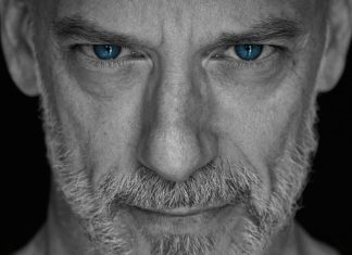 Nigro funambolo tra realtà e mistificazione nella prima nazionale de Il Presidente Il Presidente