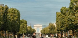 L'iconnu de la Grande Arche photo Julien Panie ©2025 AGAT FILMS, LE PACTE
