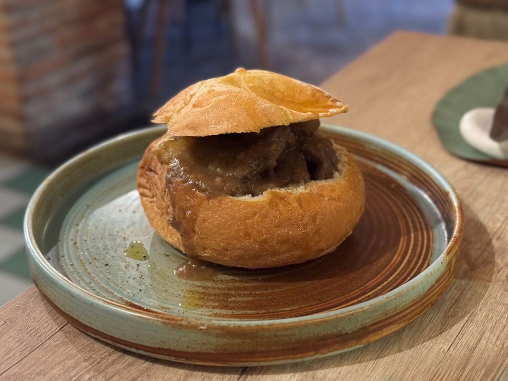 Stufato di cervo al Merlot © Fermata Spettacolo