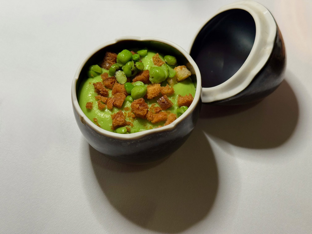 Xara Egg © Fermata Spettacolo