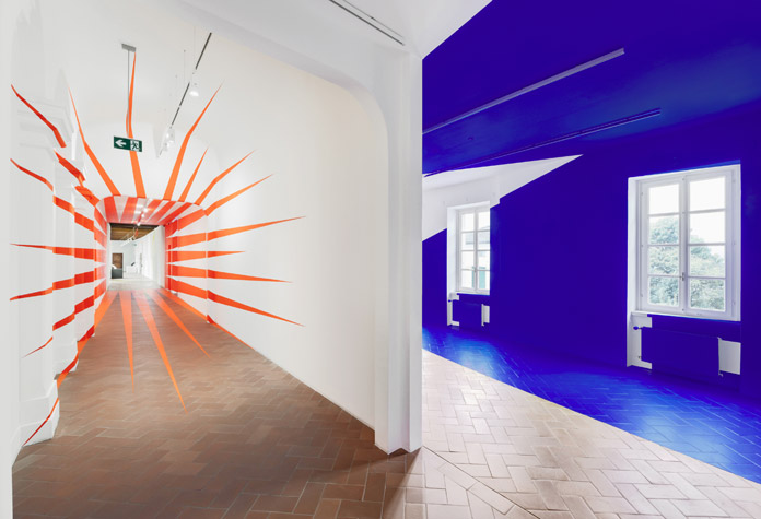 Veduta dell’allestimento della mostra di Felice Varini al Museo d’arte Mendrisio