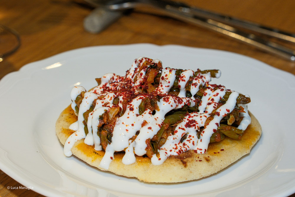 Naan, fagiolini, pomodoro, kefir © Luca Managlia