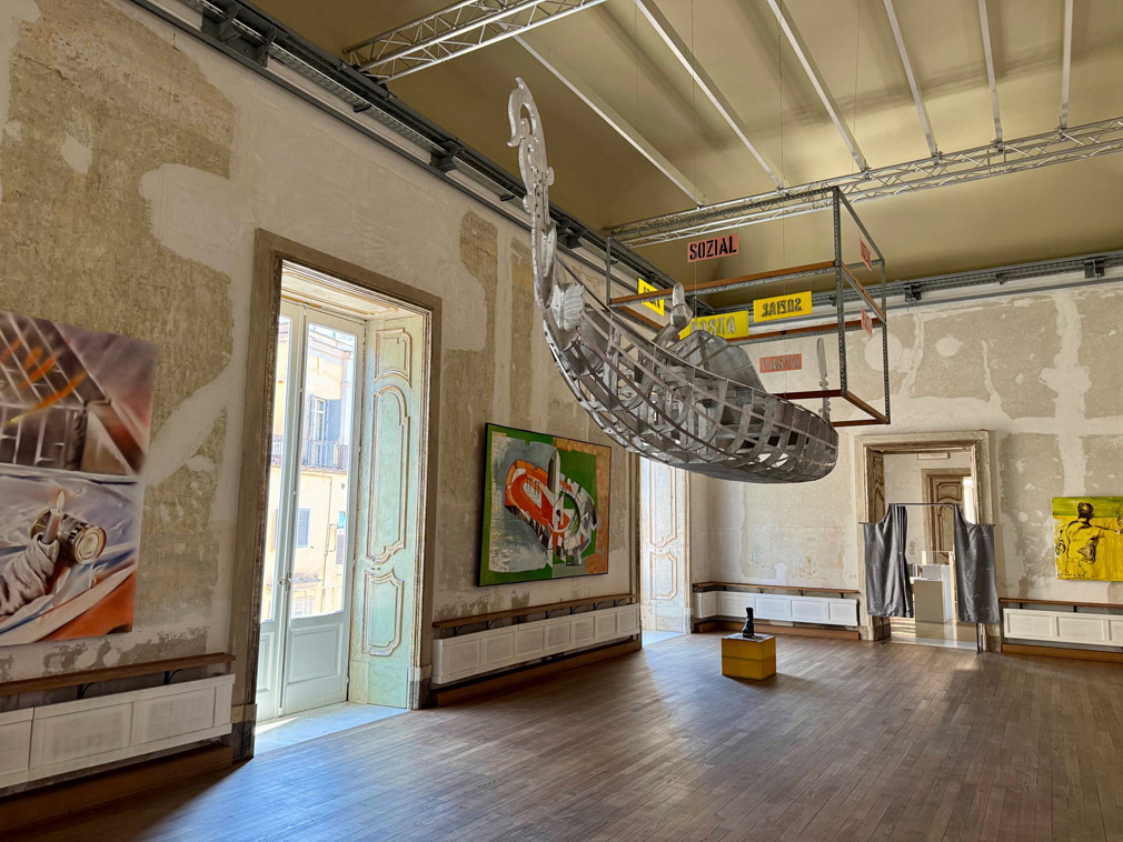 “Martin Kippenberger. Per Pasta ad Astra” © Fermata Spettacolo