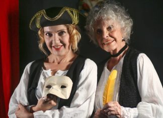 Beatrice Gregorini e Renata Zamengo in Erotico Veneziano